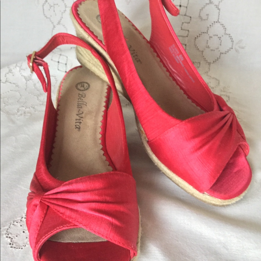 Bella Vita Red “Sangria Too” Espadrilles  8N